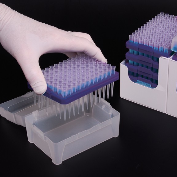 Corning Pipette tips: Empty Refill Rack with lid for use
