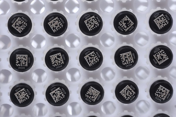 Micronic 0.50ml 2D Data-Matrix coded external threaded Screw Cap tubes precapped with Black Screw Caps in 96-L-rack (Barcoded A1-H1 and H1-H12 side)
